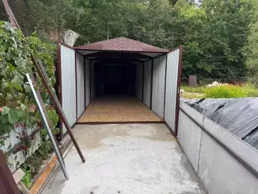 Гараж для автомобиля + хозблок для садовой техники в двойной расцветке в СНТ Рассвет, Троицкий адм.окр, г. Москва