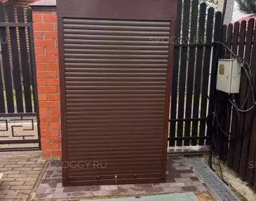 Уличный шкаф для аварийного генератора в шоколадном цвете в дер. Кореньки, г.о. Клин, МО