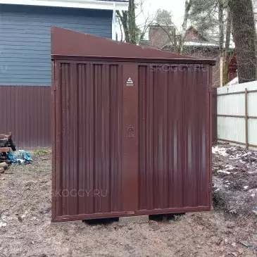 Компактный хозблок для загородного участка